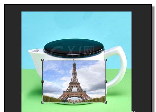 PS给杯子添加巴黎铁塔图形的详细操作截图