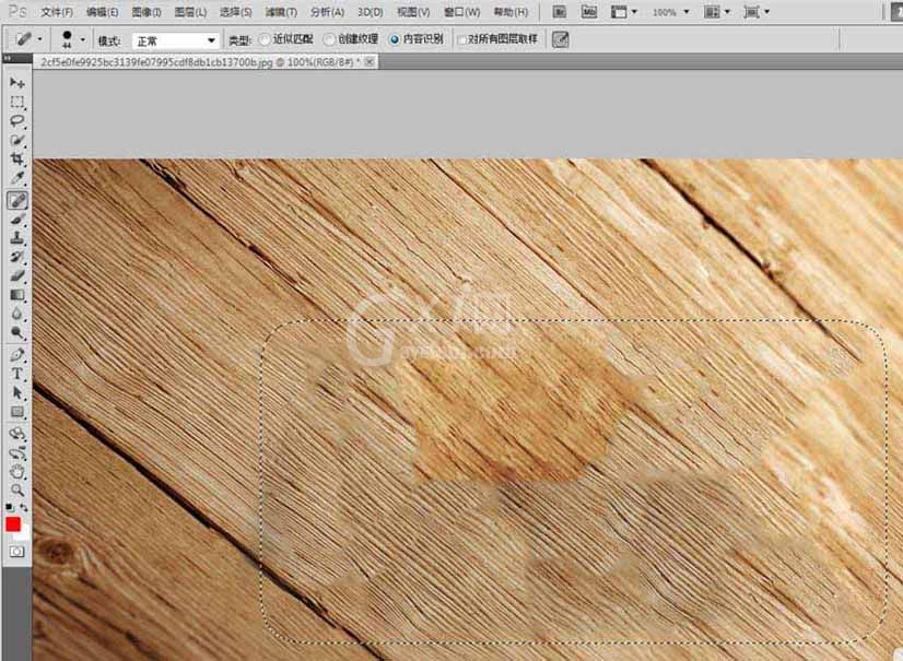 Adobe Photoshop中使用内容识别功能快速除杂物的操作教程截图